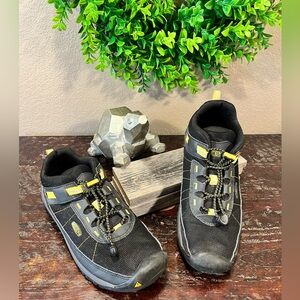 KEEN TARGHEE YOUTH SPORT/HIKING/OUTDOOR ATHLETIC SHOES